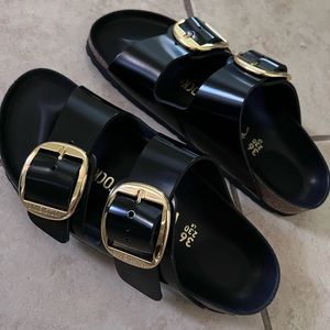 Big buckle Birkenstocks
